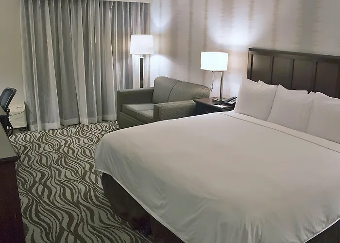 Radisson Worth North-fossil Creek Hotel 3*